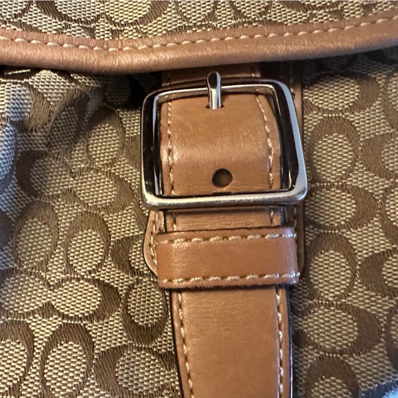 Coach shoulder bag with multiple pockets and zipper pocket. Great condition. - Picture 2 of 7